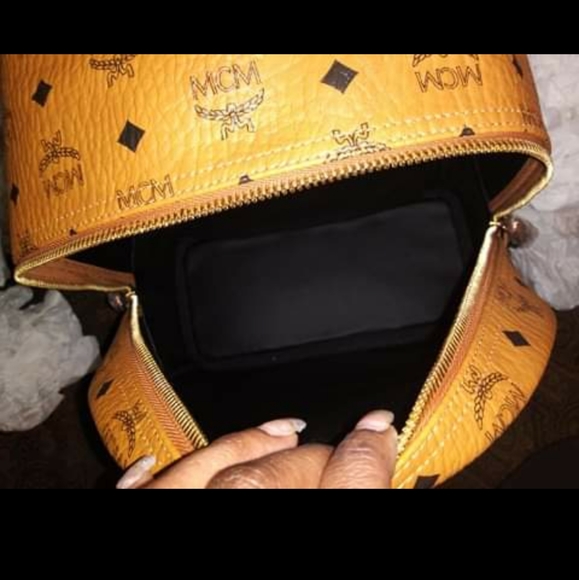 LG MCM Back Pack - Picture 4 of 7